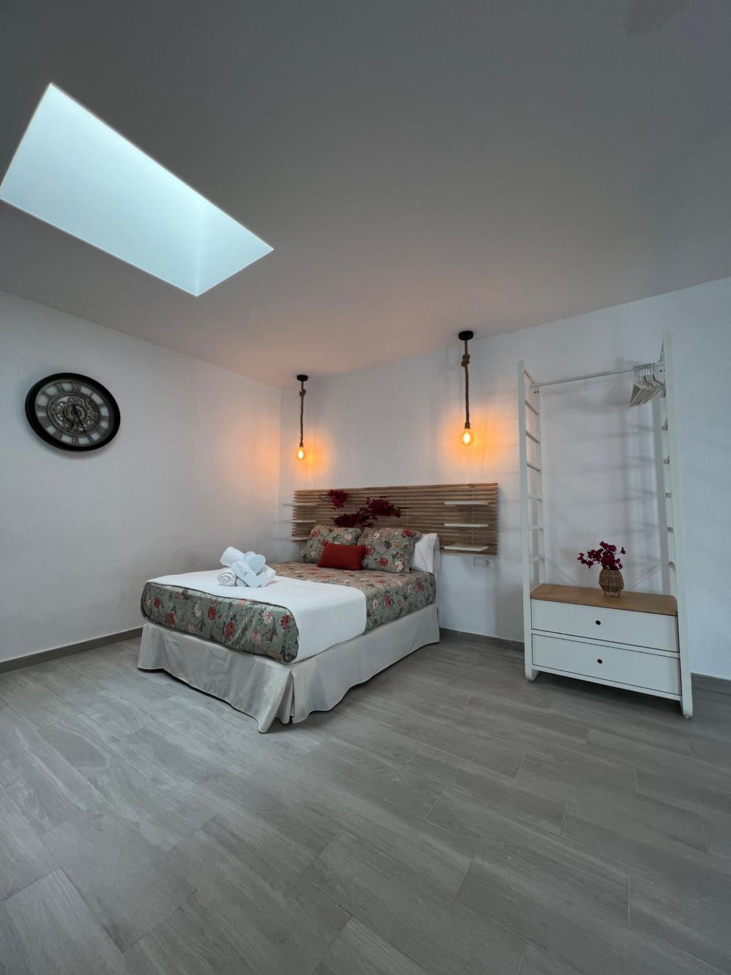 Apartamentos Turisticos A.Parra Jerez de la Frontera Exterior photo